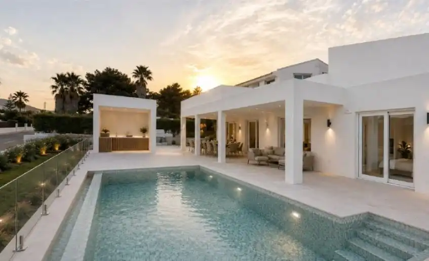 Casa amb piscina en venda a La Granadella  - Costa Nova