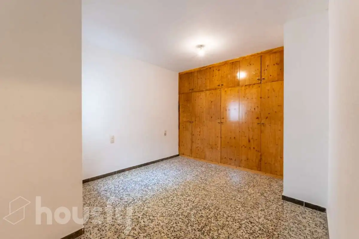Attic for sale in Vilanova i la Geltrú  with Terrace and Storage room
