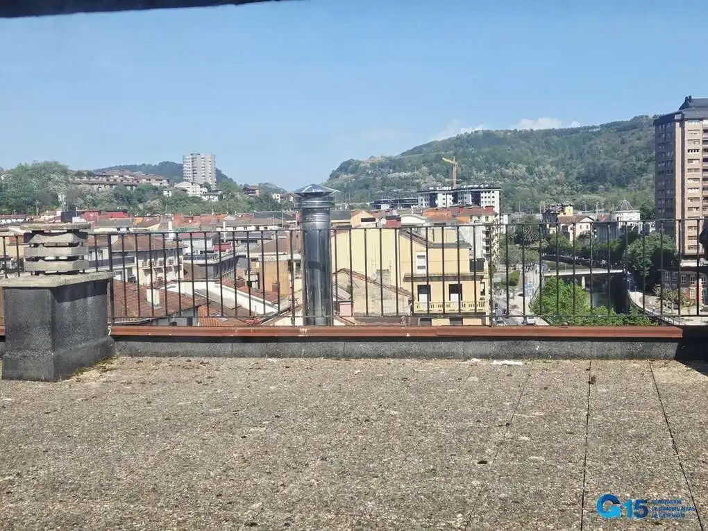 Terrassa de Pis en venda en Errenteria amb Calefacció, Traster i Moblat