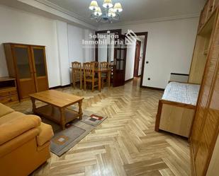 Sala d'estar de Estudi de lloguer en Salamanca Capital amb Calefacció i Moblat