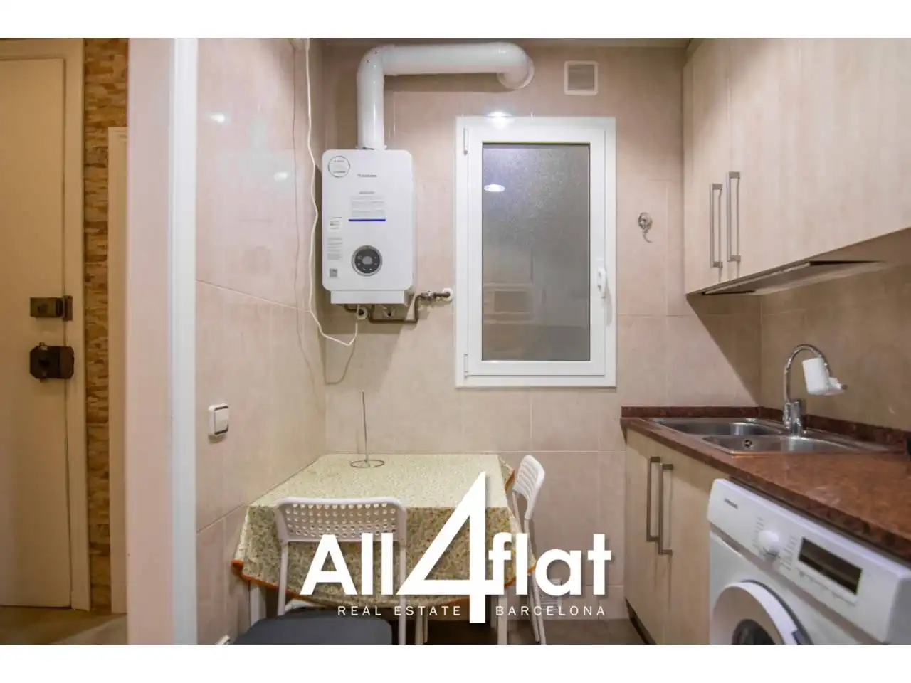 Kitchen of Flat for rent in Barcelona  with Furnished and Alarm