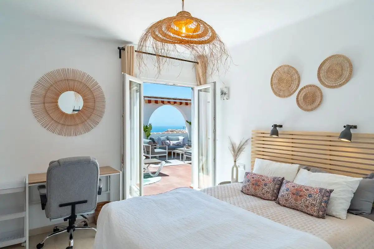 Schlafzimmer von Dachboden zum Verkauf in Nerja mit Klimaanlage, Heizung und Terrasse