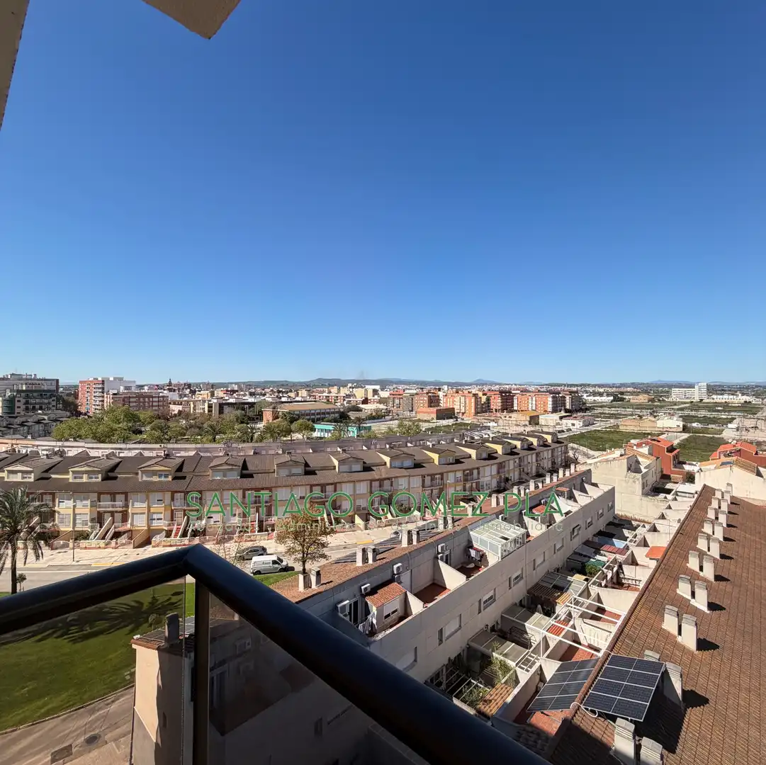 Vista exterior de Piso en venta en Silla con Aire acondicionado, Amueblado y Horno