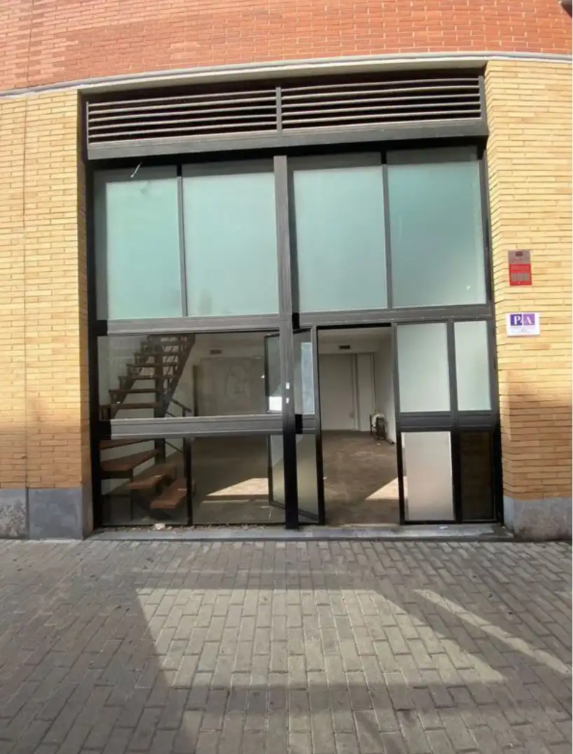 Außenansicht von Geschaftsraum zur Miete in Sant Martí