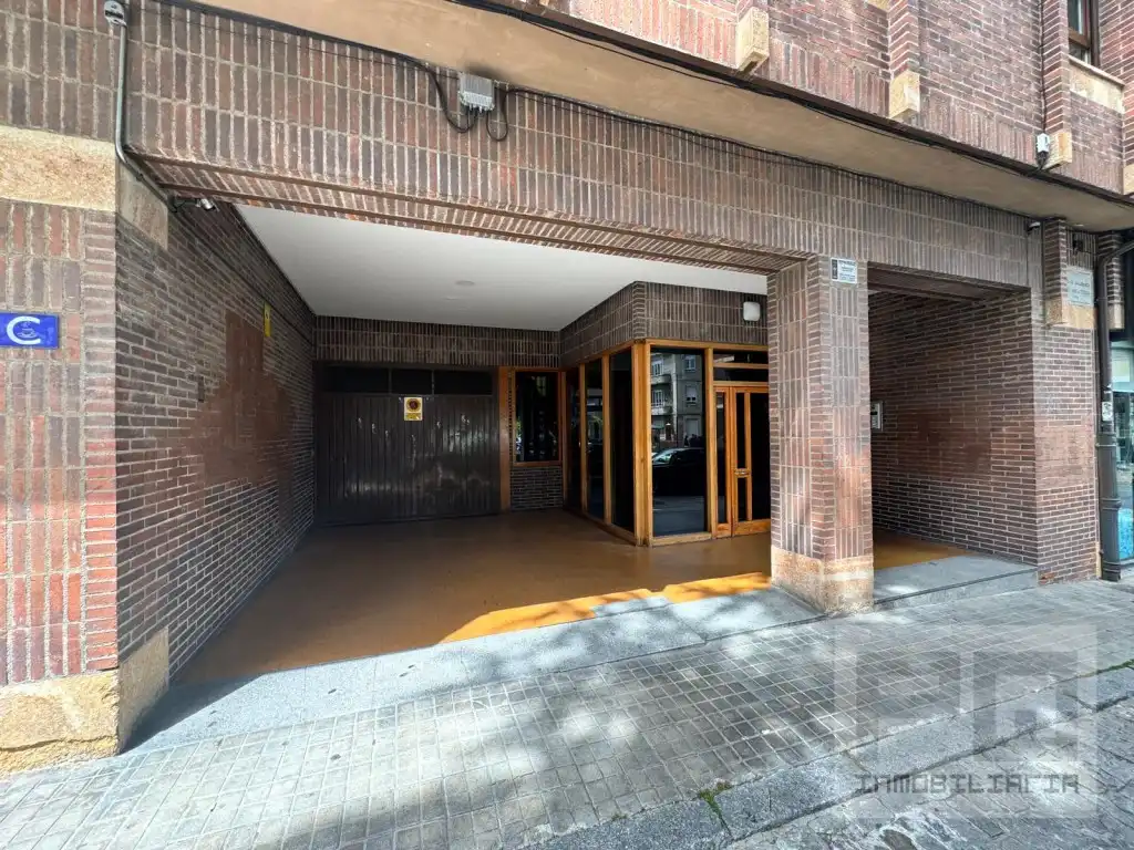 Außenansicht von Wohnung zum Verkauf in Ávila