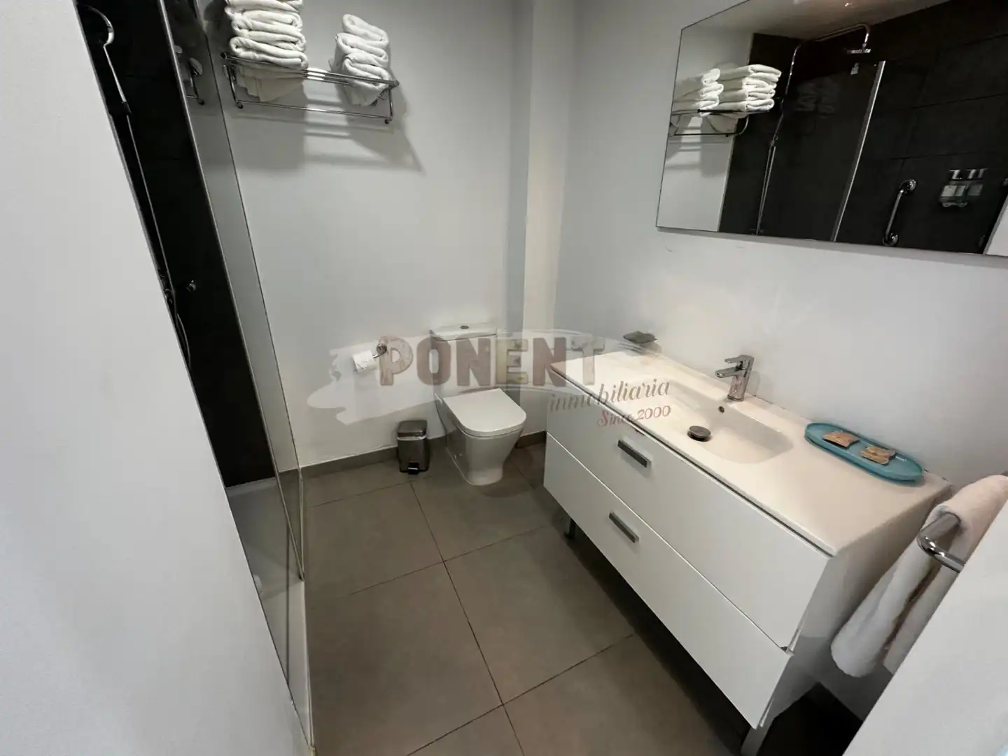 Bany de Apartament en venda en Sant Josep de sa Talaia amb Aire condicionat, Terrassa i Moblat