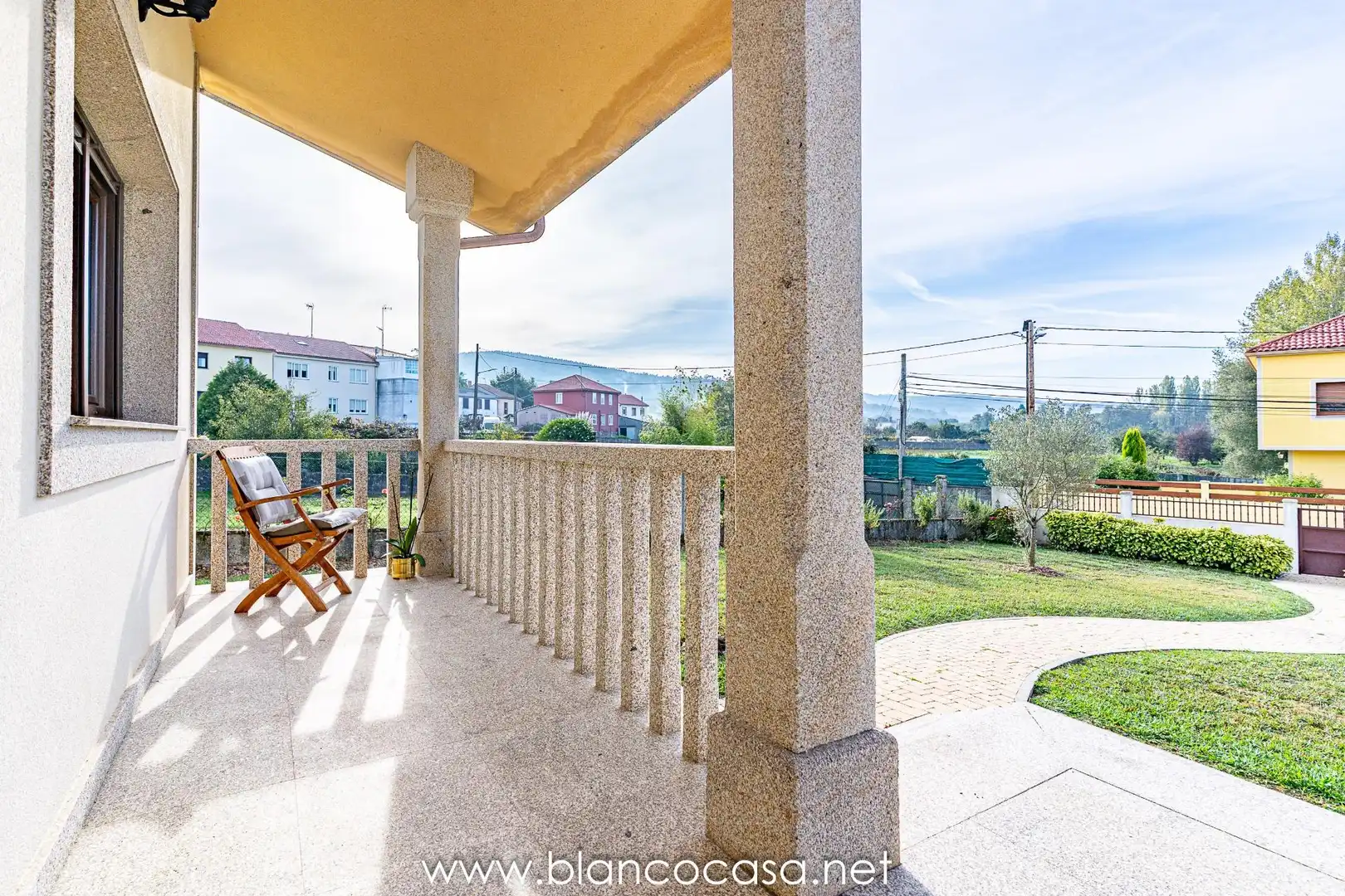 Jardín de Casa o chalet en venta en Carballo con Calefacción, Trastero y Amueblado