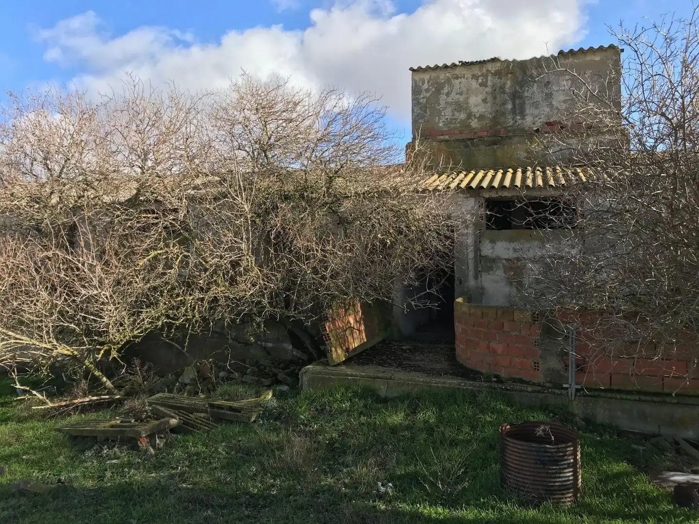 Industrial buildings for sale in Almenar de Soria