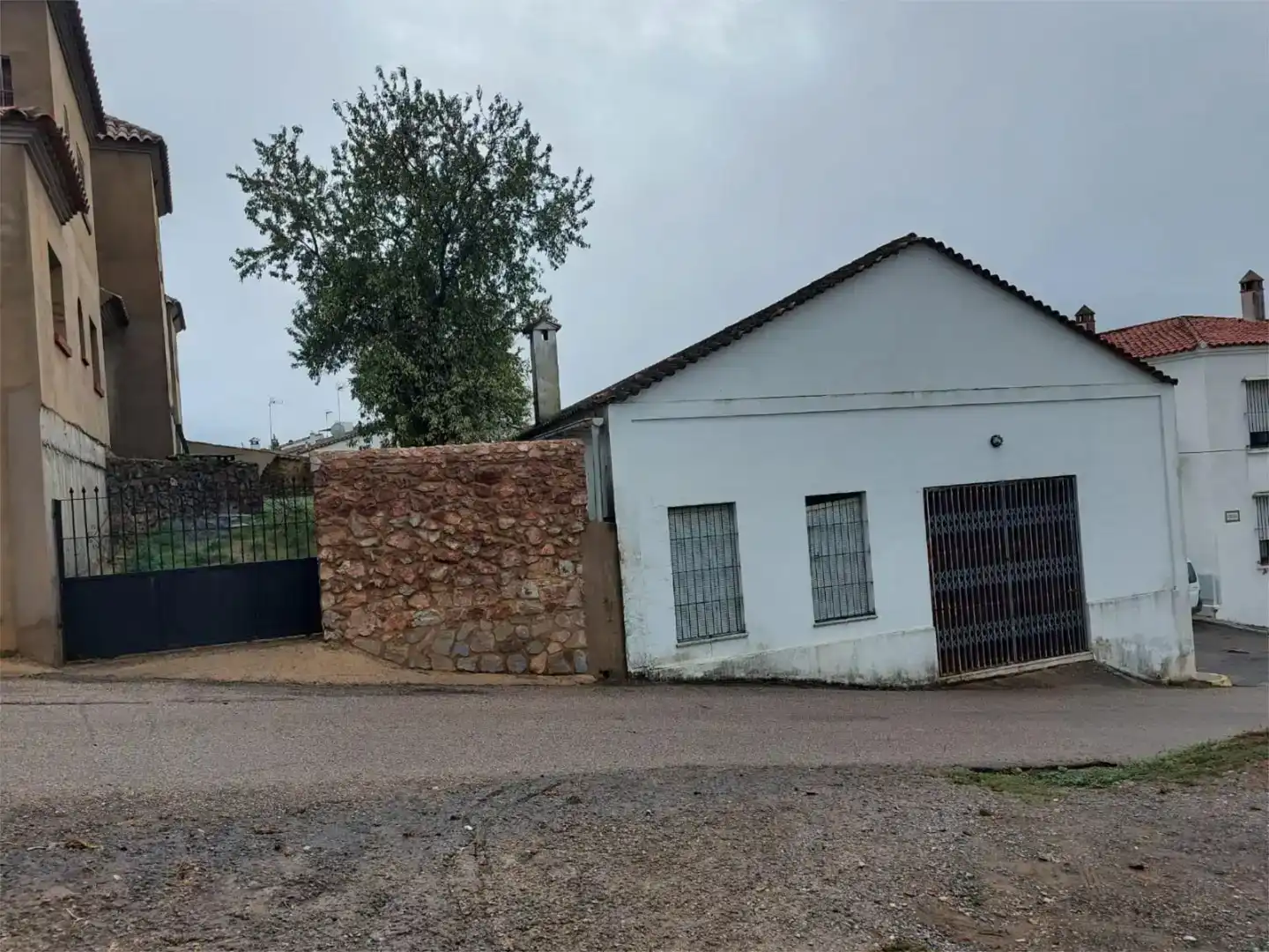 Vista exterior de Nave industrial en venta en Higuera de la Sierra