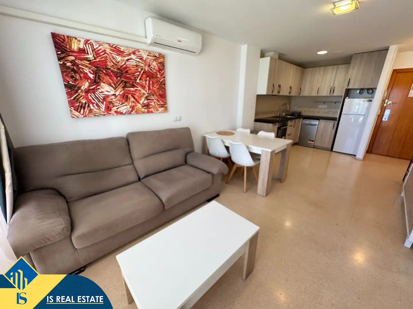 Apartamento con piscina en venta en Puerto Deportivo, imagen 2
