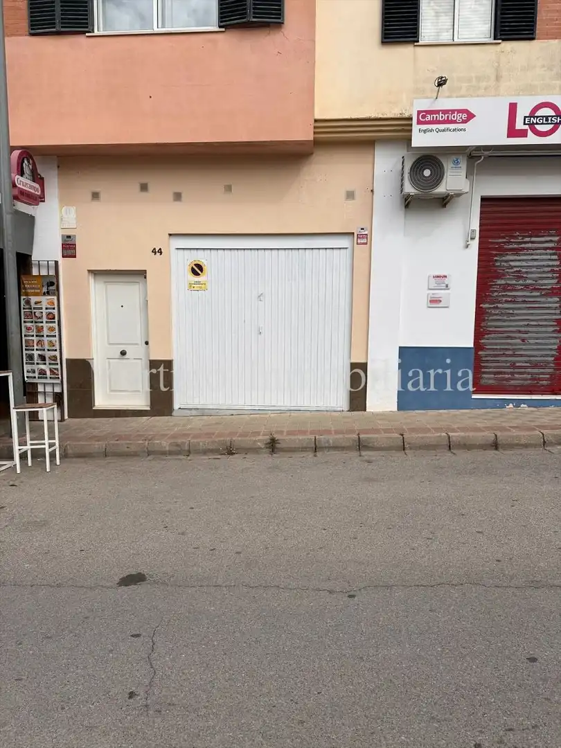 Aparcament de Local en venda en Dos Hermanas