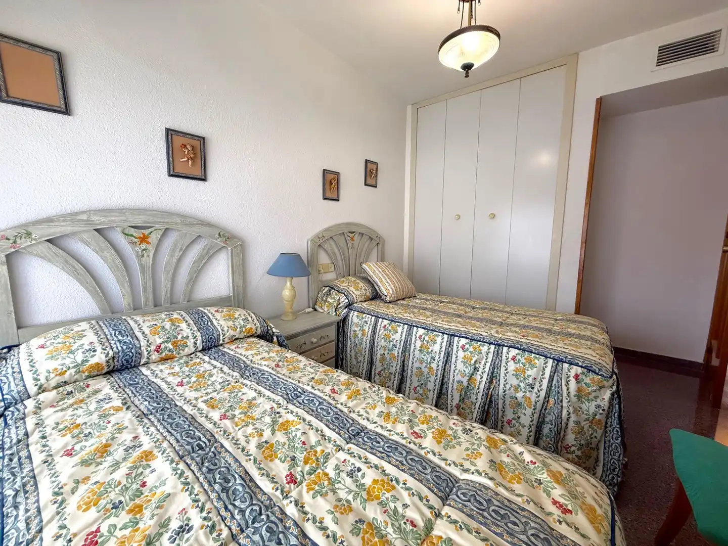 Habitación de Apartamento en venta en Benidorm con Aire acondicionado, Jardín privado y Amueblado