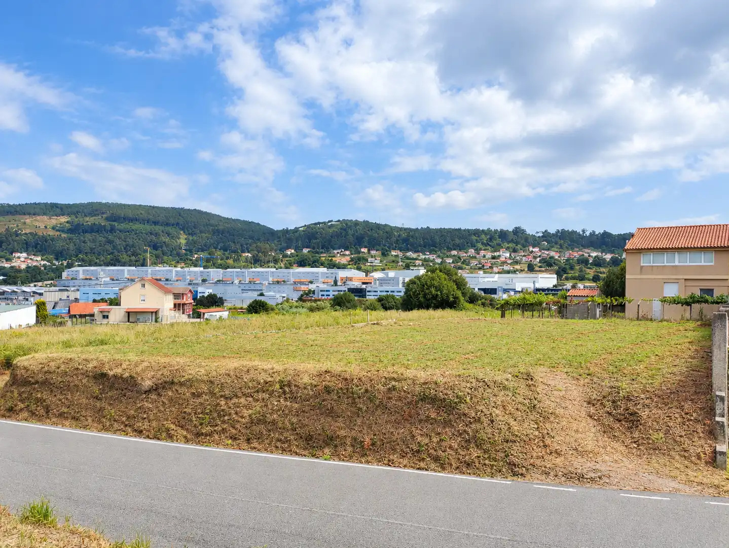 Residential land for sale in Estrada do Foxo 10