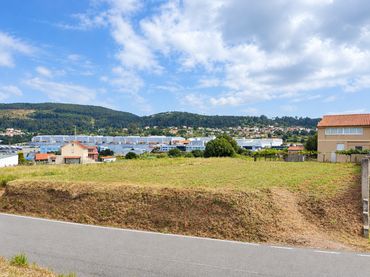 Residential land for sale in Estrada do Foxo 10