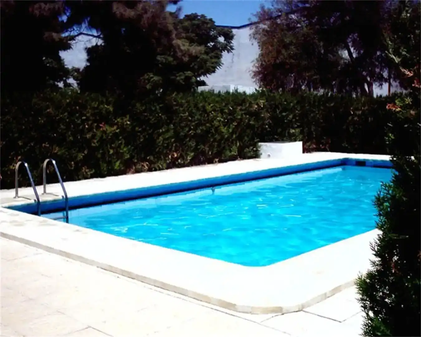 Piscina de Casa o xalet en venda en Carmona amb Aire condicionat, Jardí privat i Traster