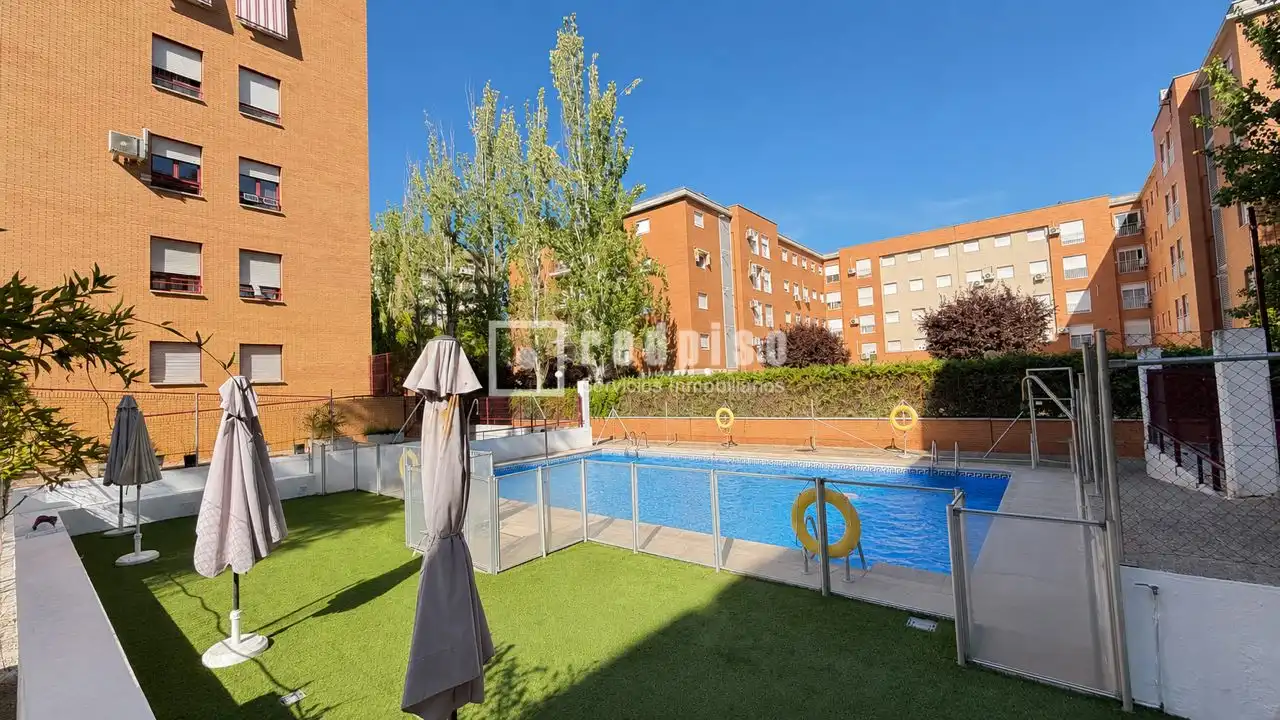 Vista exterior de Pis en venda en Leganés amb Aire condicionat, Calefacció i Traster