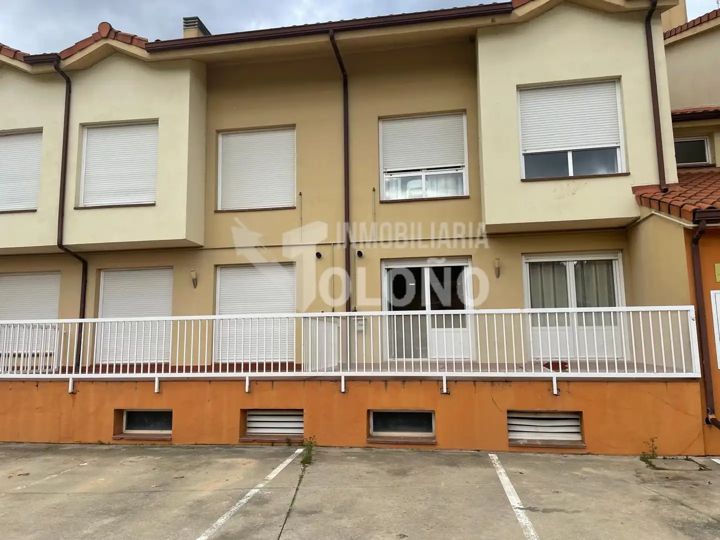 Vista exterior de Apartamento en venta en Cuzcurrita de Río Tirón con Calefacción, Terraza y Amueblado