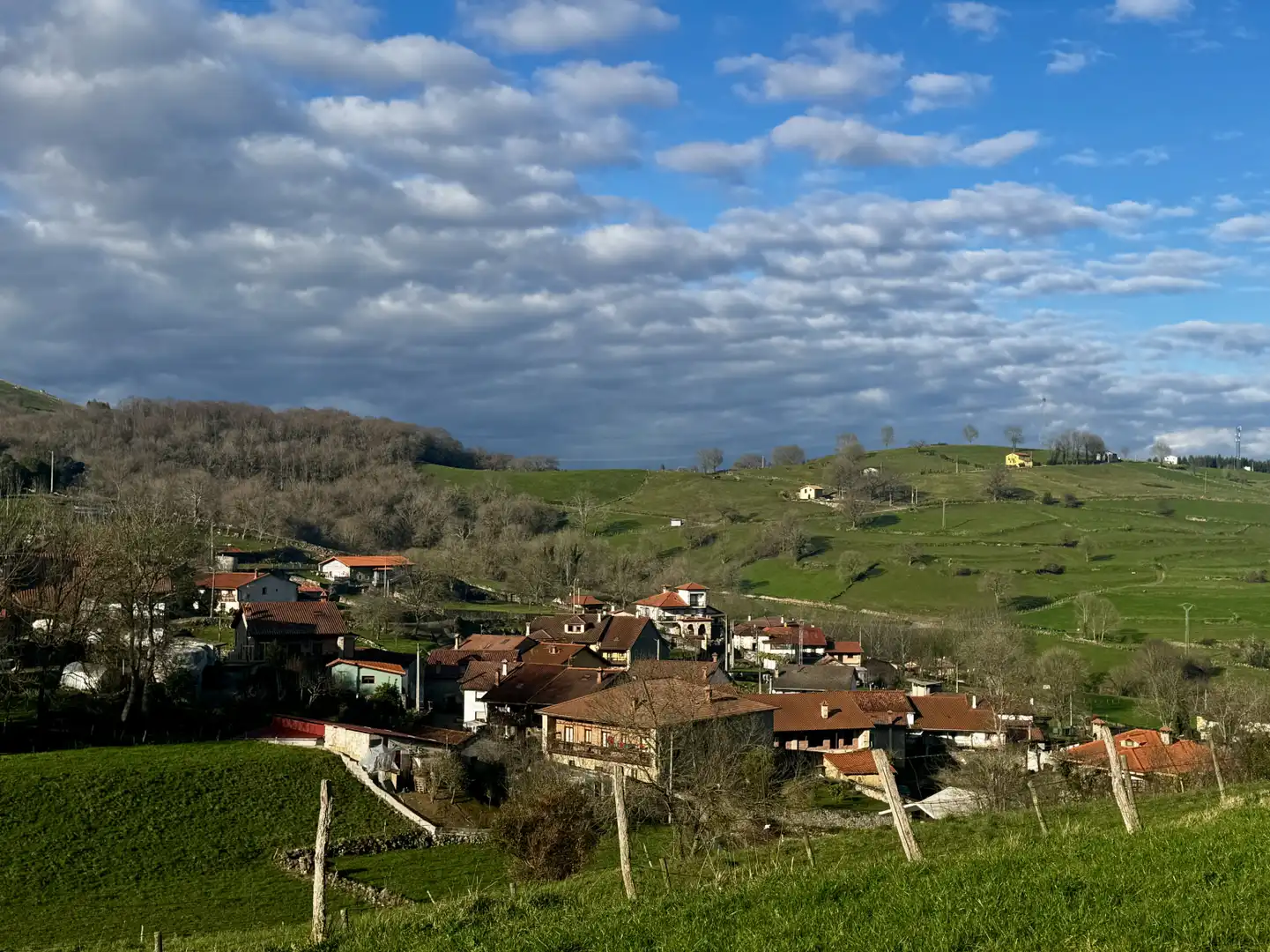 Vista exterior de Casa o xalet en venda en Villafufre amb Jardí privat