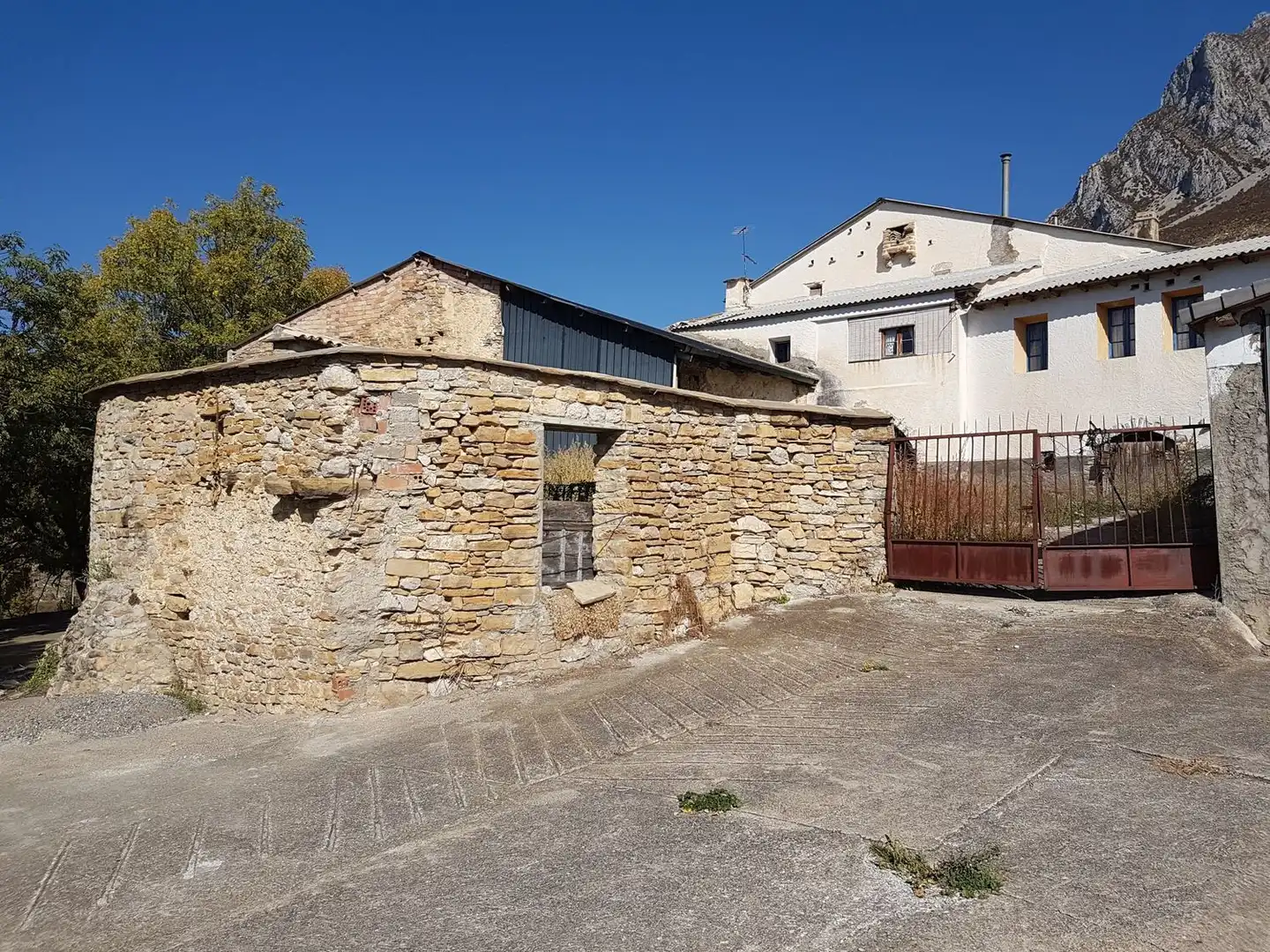 Vista exterior de Finca rústica en venda en Torre la Ribera amb Terrassa i Traster
