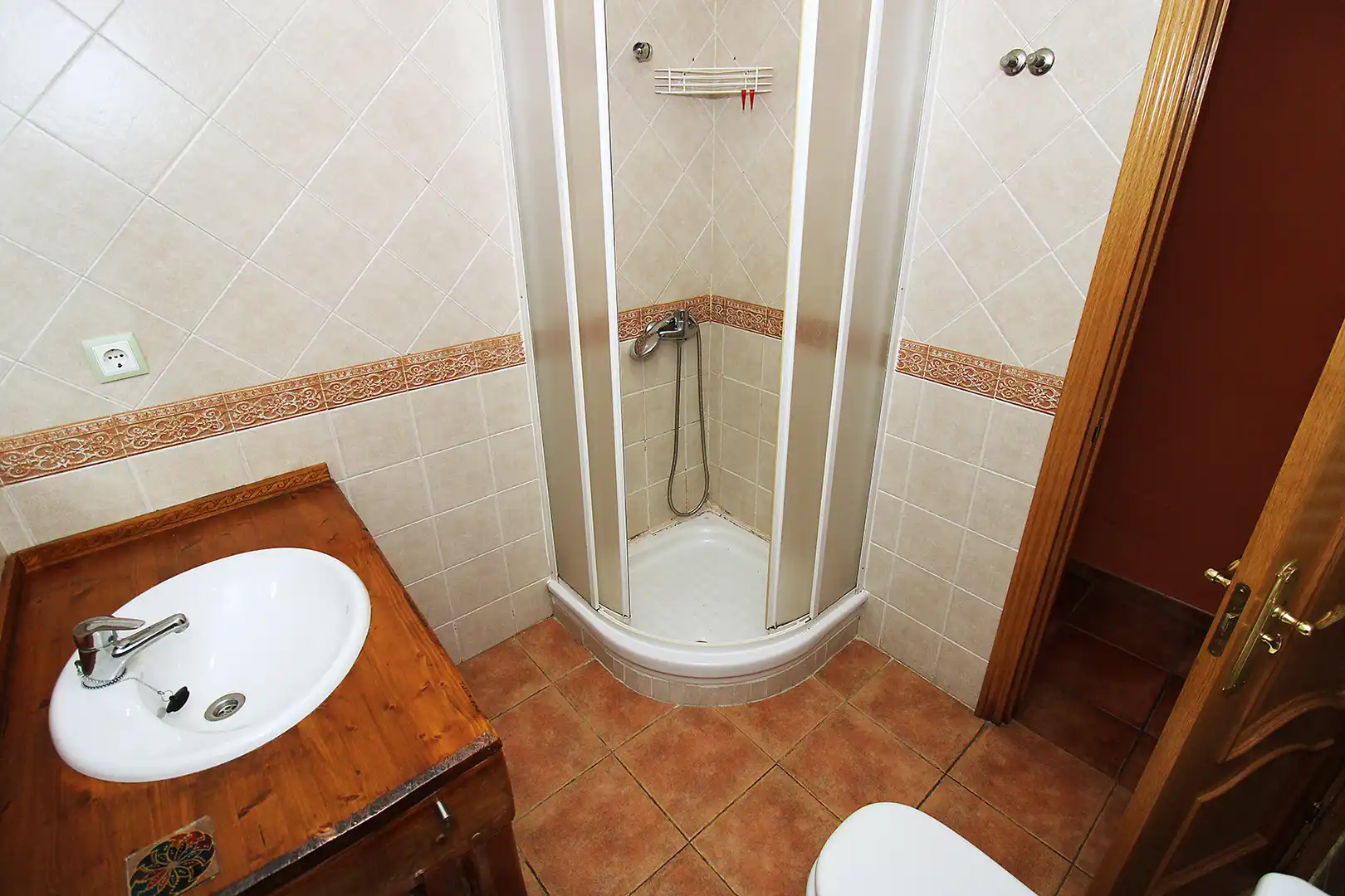 Baño de Casa adosada en venta en El Atazar con Calefacción, Terraza y Trastero