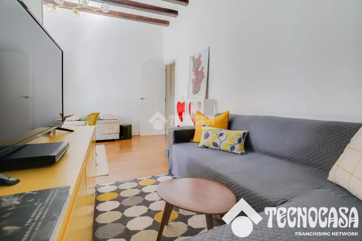 Wohnzimmer von Wohnung zum Verkauf in Barcelona mit Klimaanlage und Heizung
