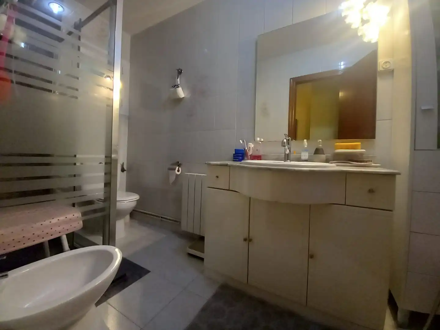 Badezimmer von Wohnung zum Verkauf in Badalona mit Klimaanlage, Heizung und Terrasse