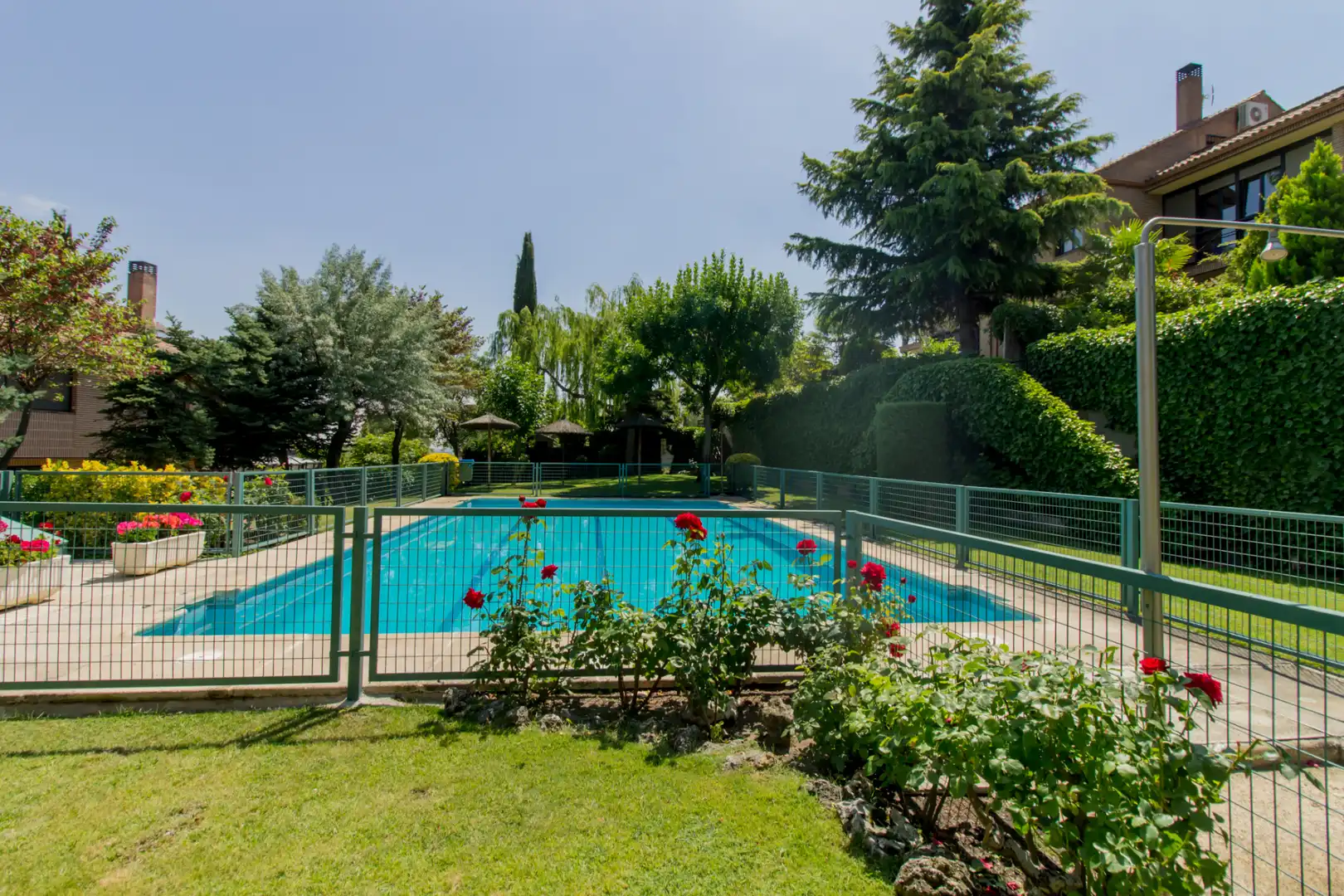 Piscina de Casa o xalet en venda en Las Rozas de Madrid amb Aire condicionat, Calefacció i Jardí privat