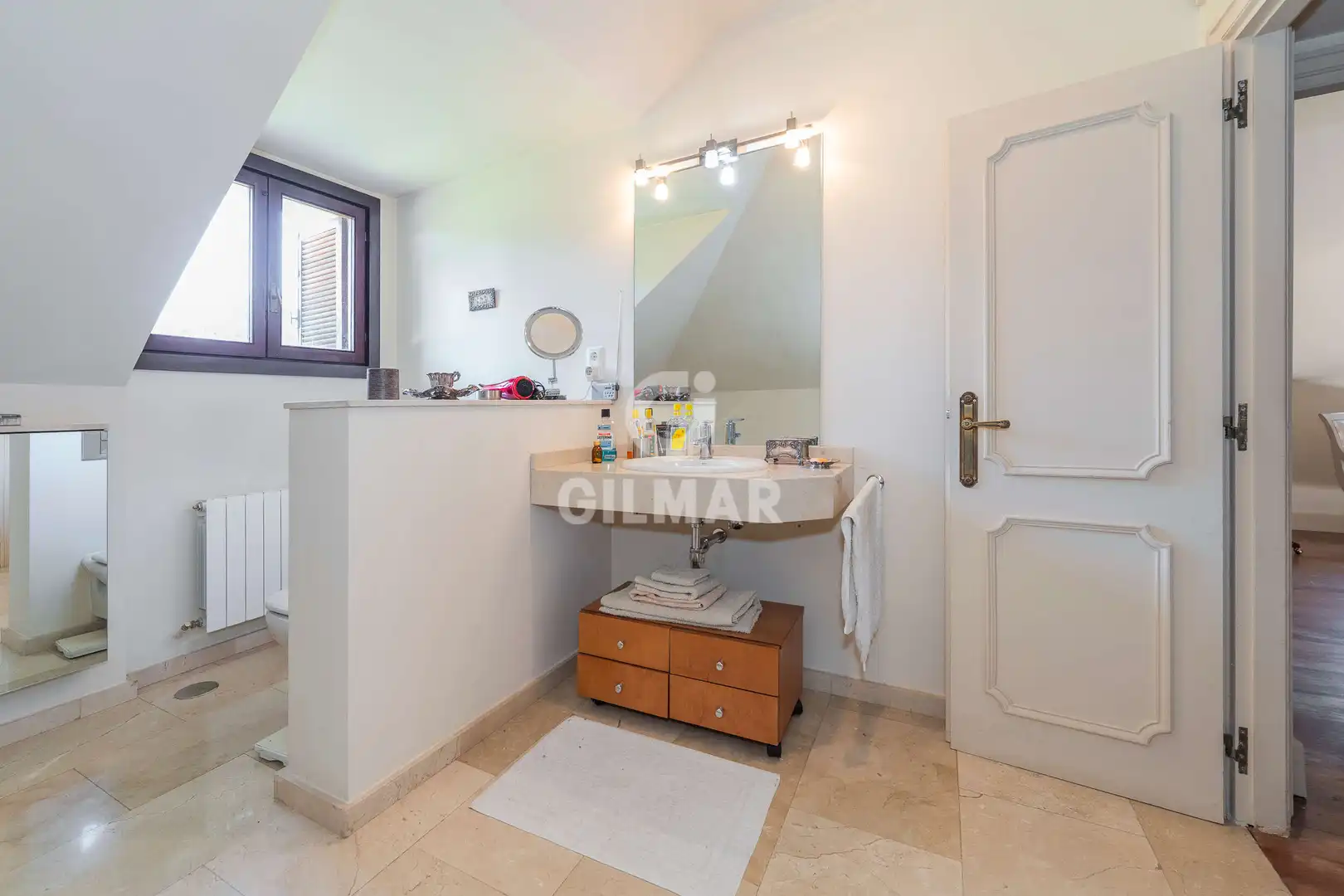 Baño de Casa o chalet en venta en Pozuelo de Alarcón con Calefacción, Jardín privado y Piscina