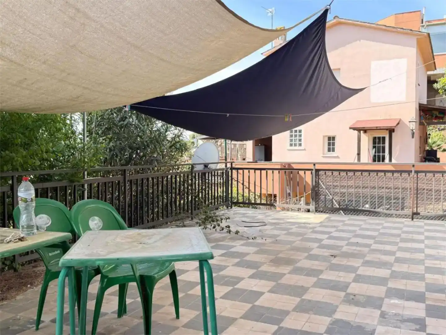 Terrassa de Pis en venda en Pallejà amb Jardí privat, Traster i Balcó