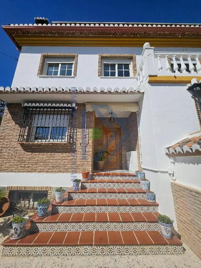 Vista exterior de Casa o chalet en venta en Ogíjares con Aire acondicionado, Calefacción y Jardín privado