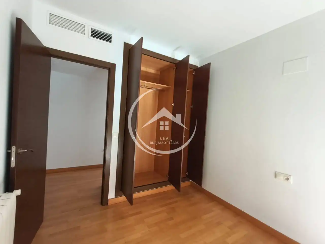 Habitación de Piso en venta en Burjassot con Aire acondicionado, Calefacción y Parquet