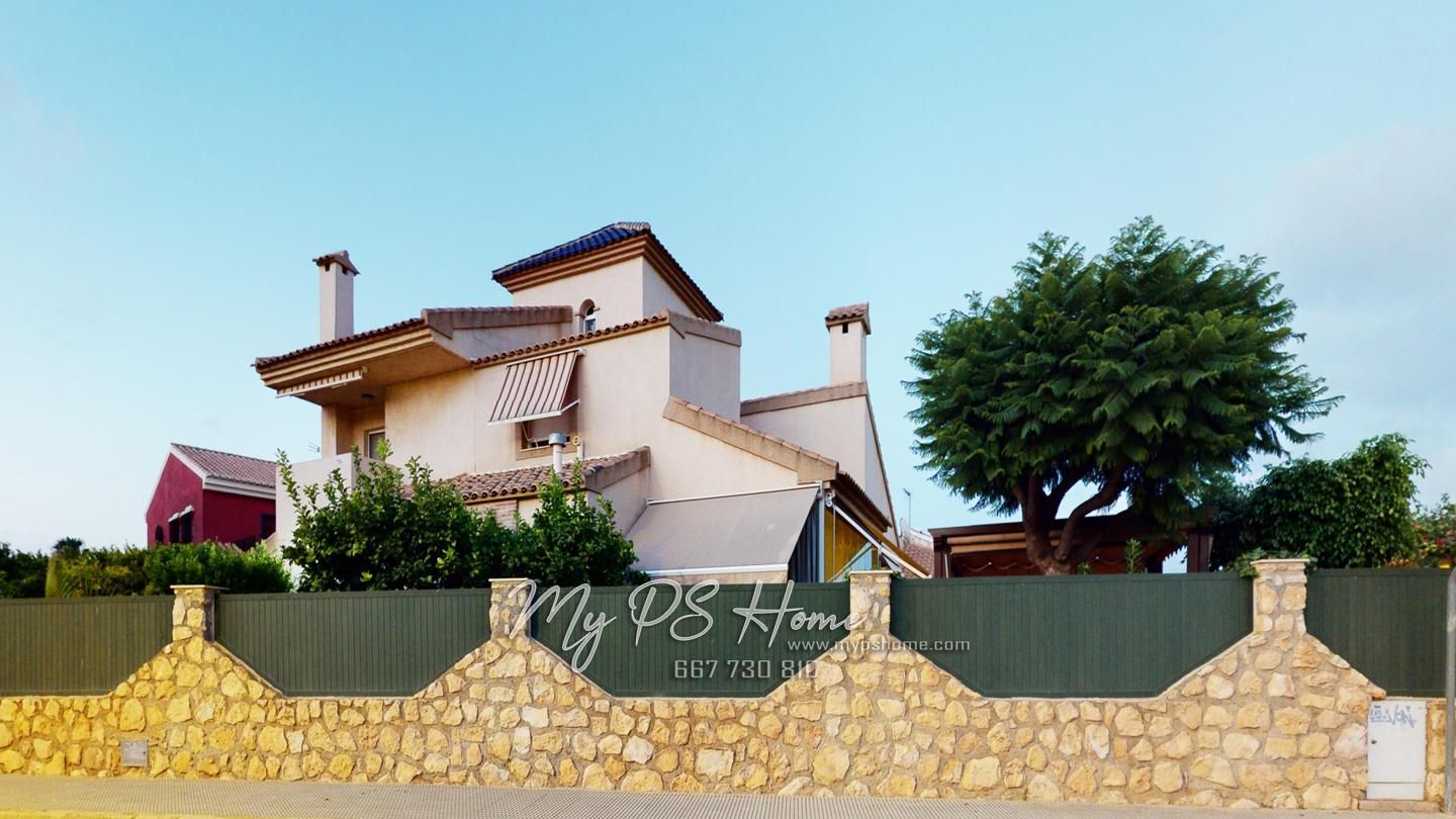 Exterior view of House or chalet for sale in San Javier  with Air Conditioner, Heating and Private garden
