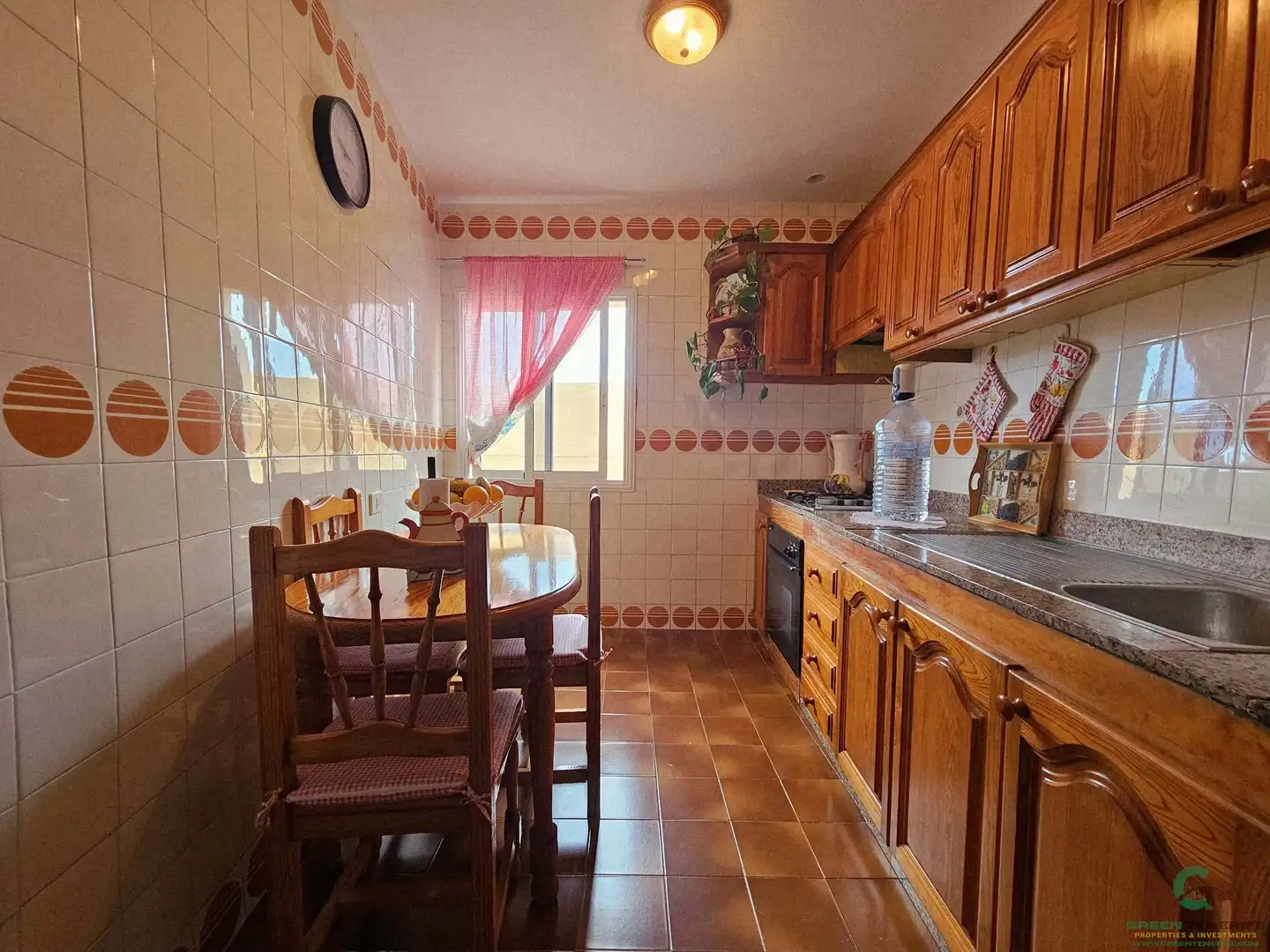 Küche von Einfamilien-Reihenhaus zum Verkauf in Garachico mit Terrasse und Abstellraum
