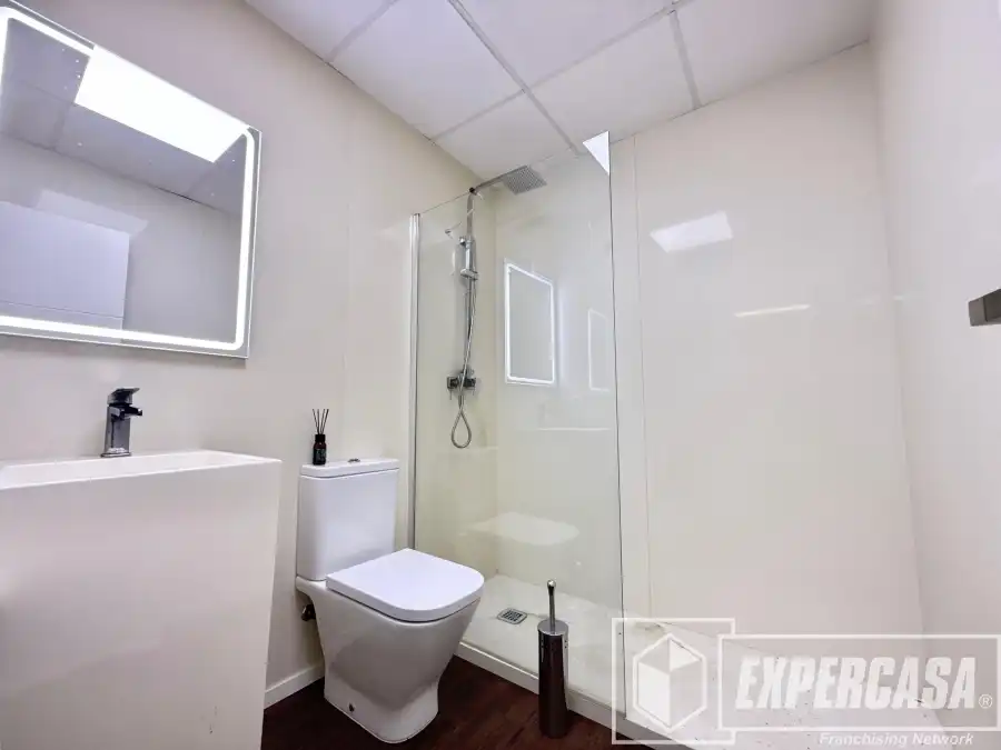 Bathroom of Houses for sale in Domeño  with Air Conditioner and Terrace