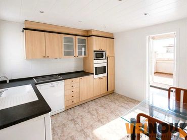 Piso con balcón en venta en Carrer de València