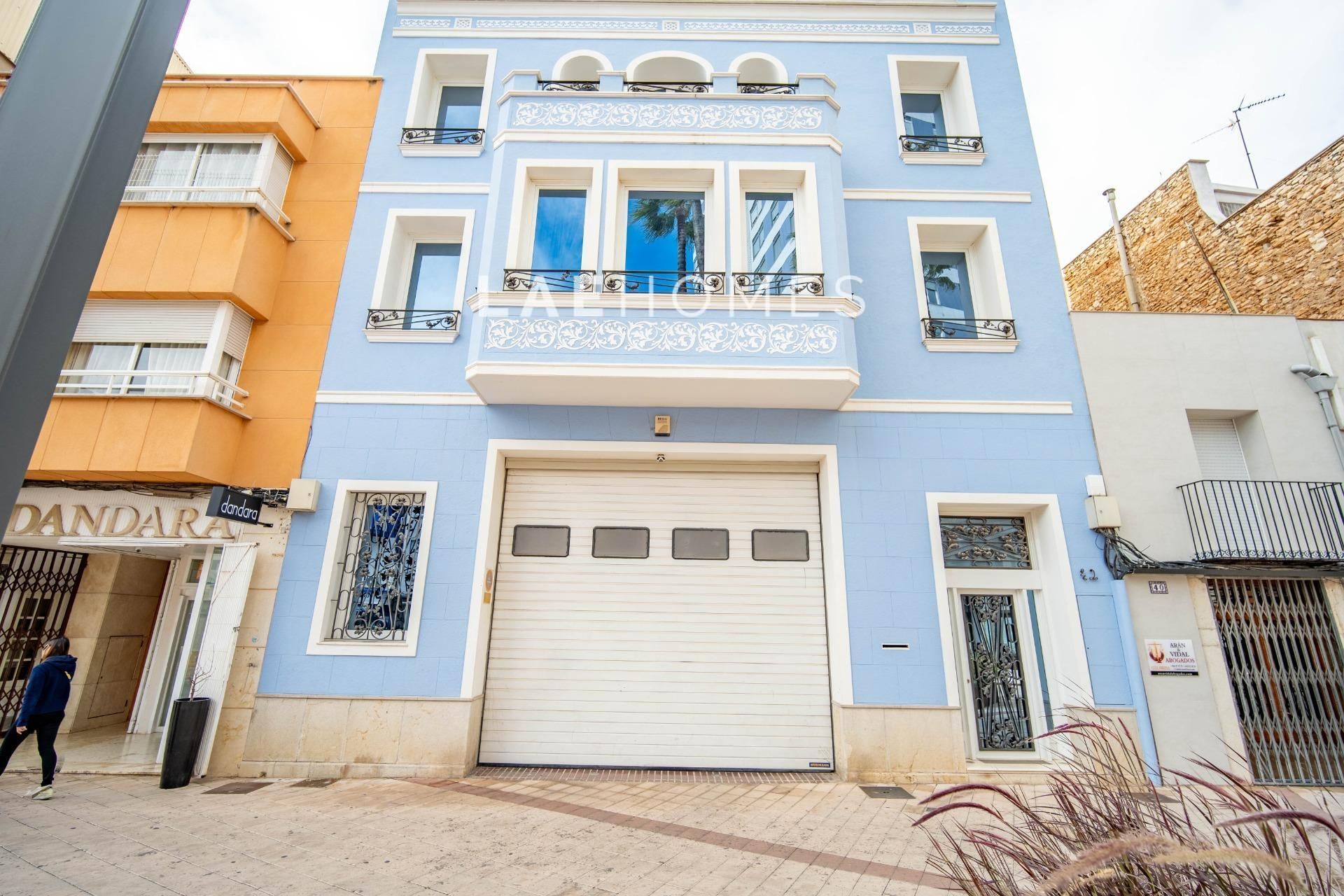 Vista exterior de Casa o xalet en venda en Benicarló amb Jardí privat, Parquet i Terrassa
