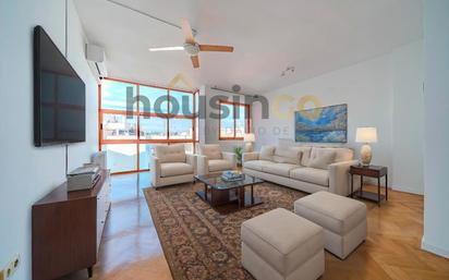 Living room of Flat for sale in  Madrid Capital  with Air Conditioner, Heating and Swimming Pool