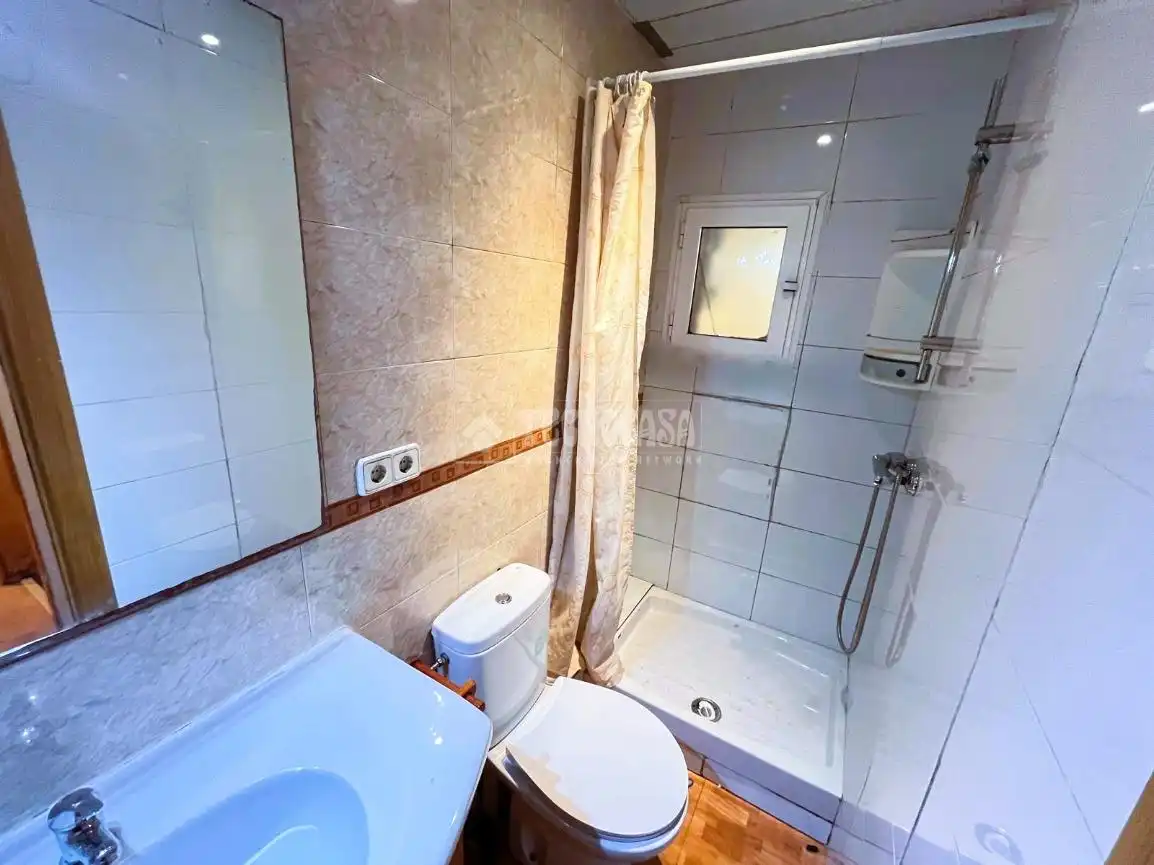 Baño de Piso en venta en L'Hospitalet de Llobregat con Trastero