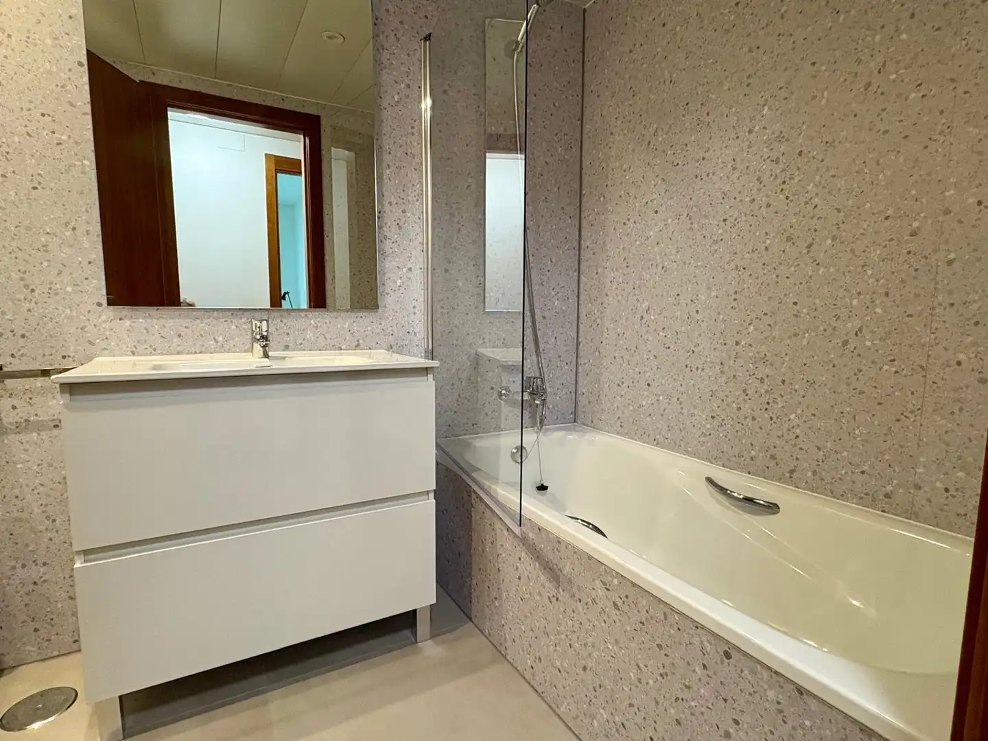 Baño de Piso en venta en Villanueva de la Cañada con Aire acondicionado, Calefacción y Parquet