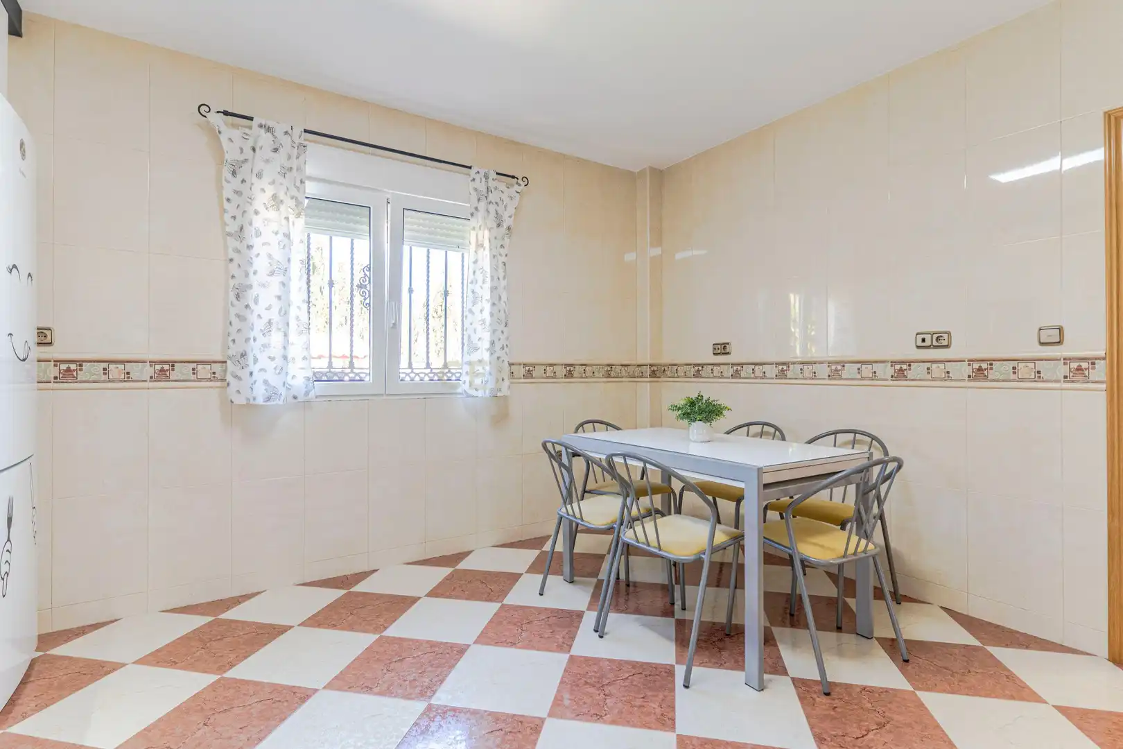 Comedor de Casa o chalet en venta en Las Gabias con Jardín privado, Trastero y Piscina