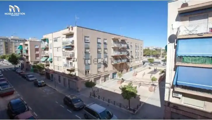 Vista exterior de Pis en venda en Elche / Elx amb Terrassa i Balcó