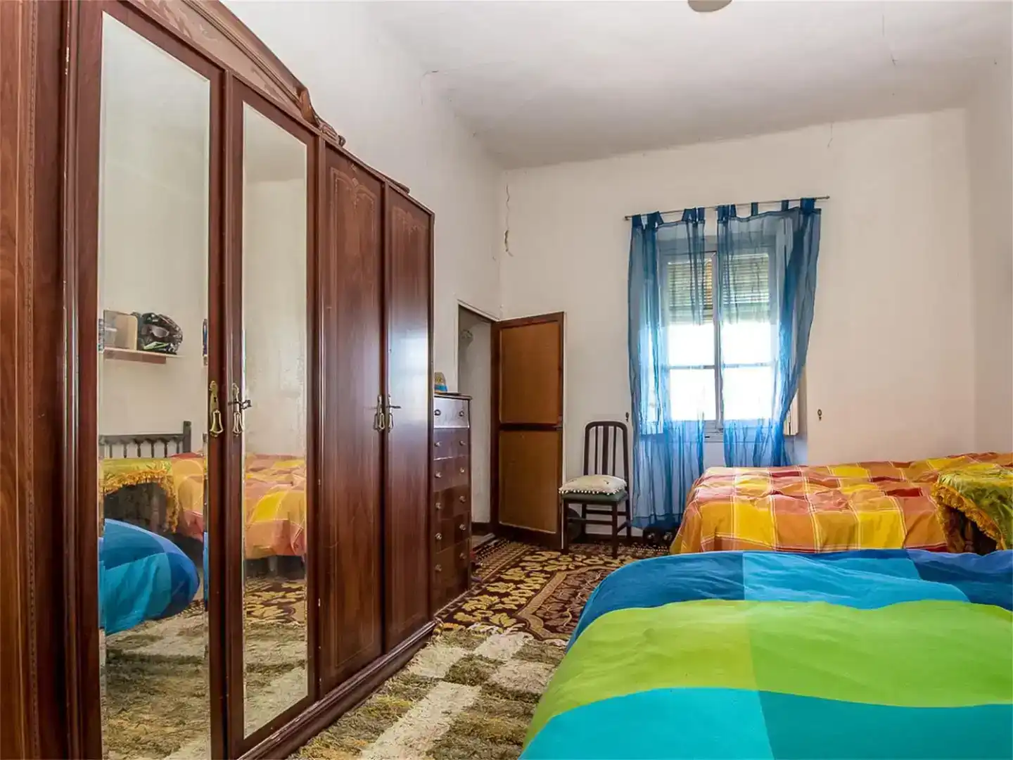Dormitori de Casa adosada en venda en Alcubillas amb Jardí privat, Traster i Balcó