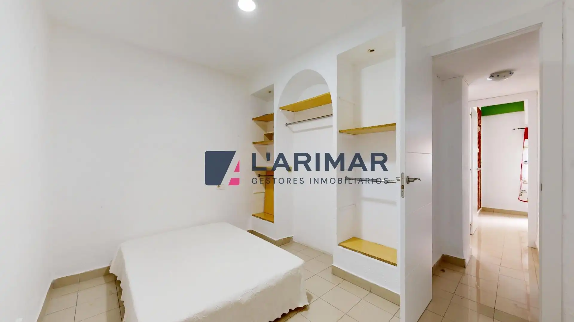 Habitación de Piso en venta en Alicante / Alacant con Amueblado y Piscina comunitaria