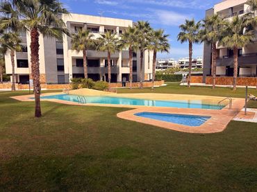 Piano terra con piscina in vendita a Orihuela Costa