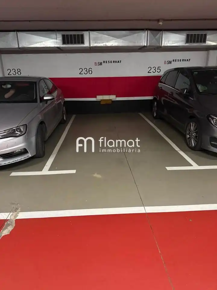 Parkplatz zum Verkauf in De Les Corts Catalanes
