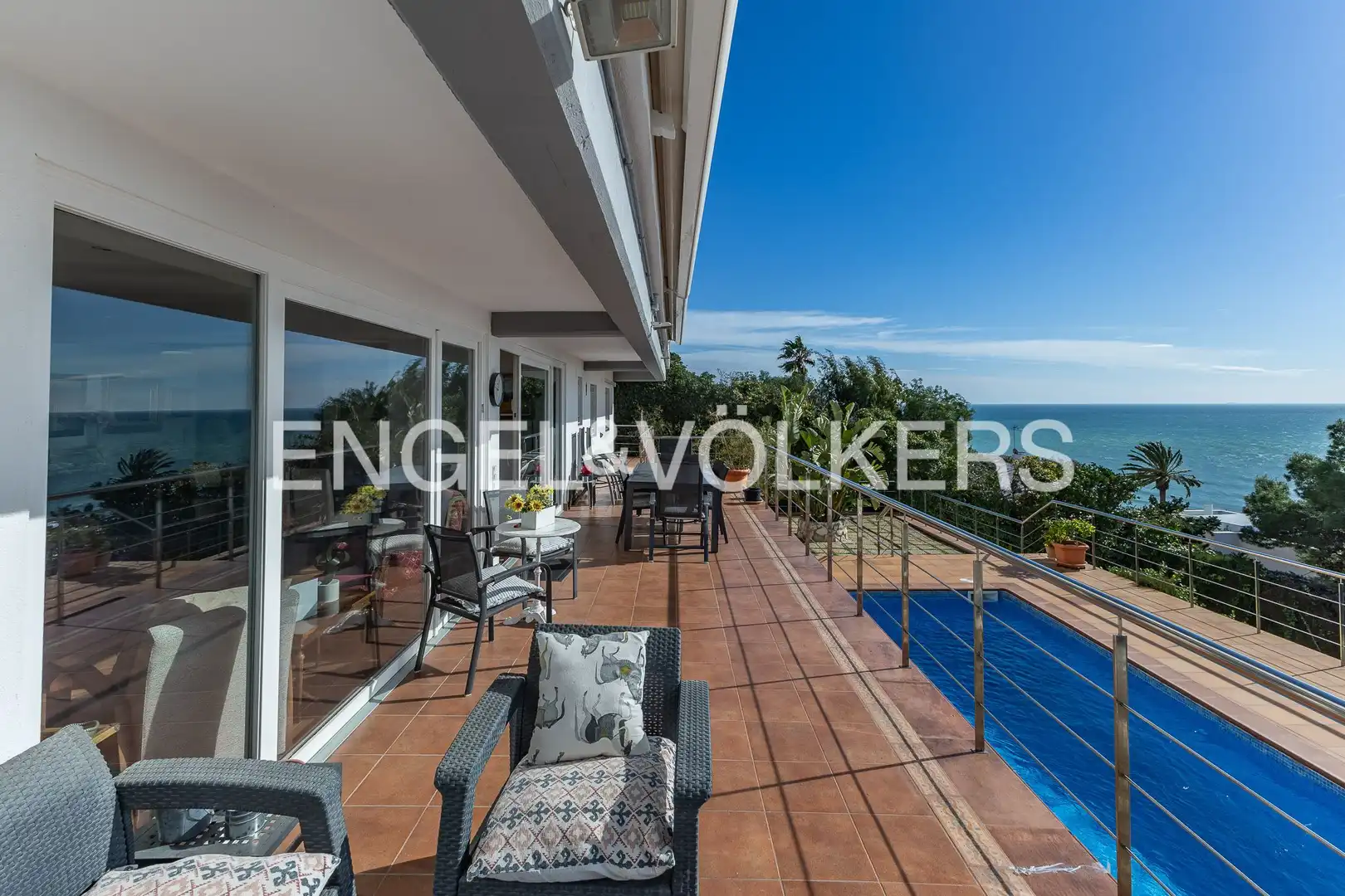 Terrassa de Casa o xalet en venda en Sitges amb Aire condicionat, Calefacció i Jardí privat