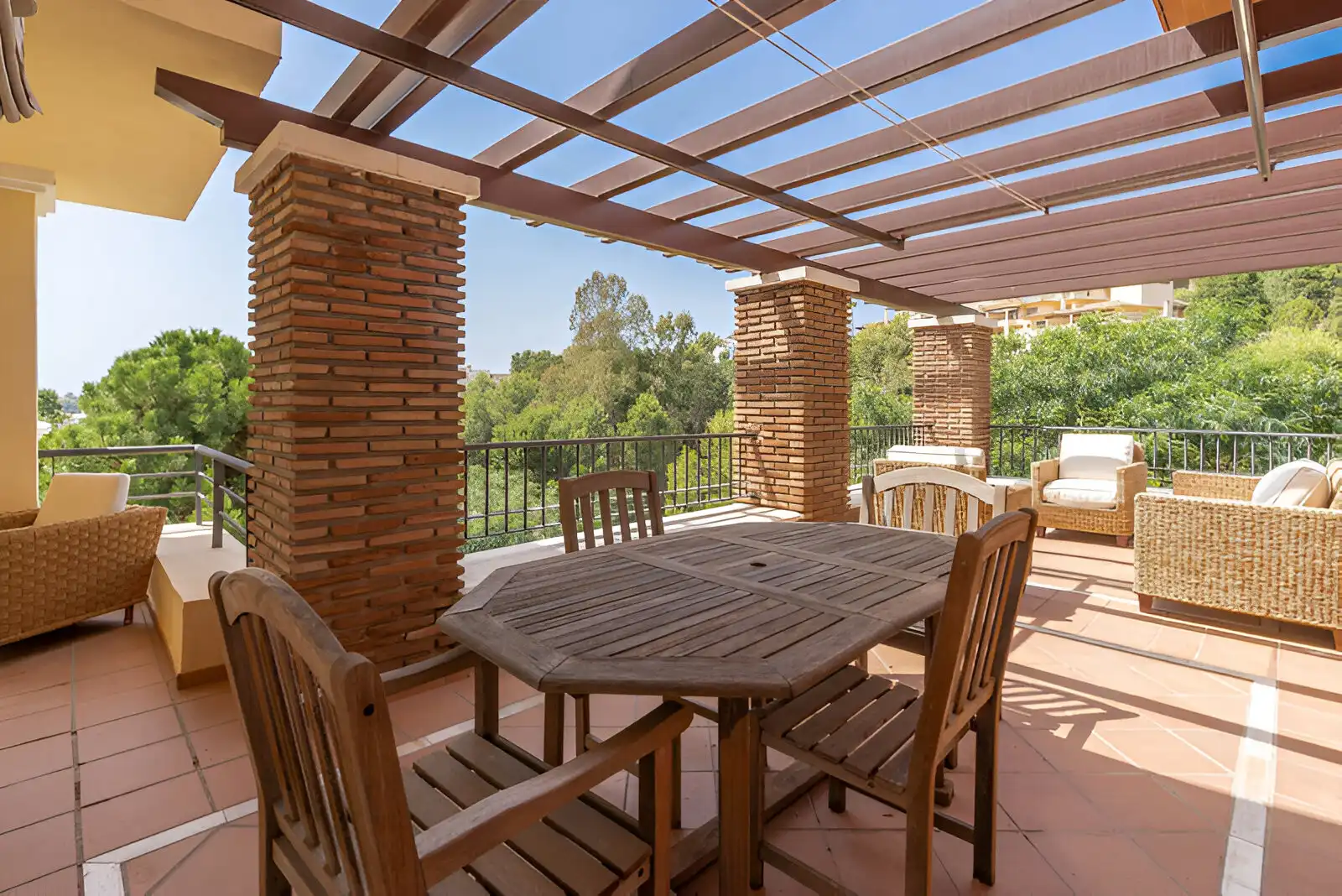 Apartment with pool for sale in Los Arqueros  - Puerto del Almendro