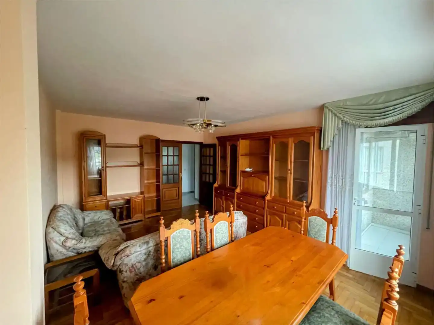 Comedor de Piso en venta en Meira con Parquet, Trastero y Amueblado