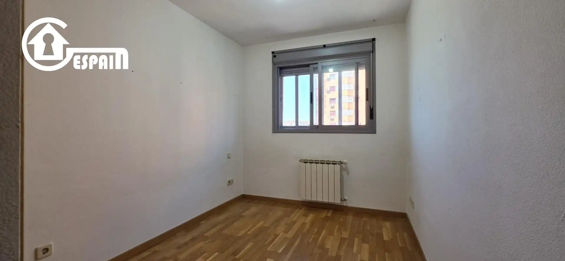 Schlafzimmer von Wohnung zum Verkauf in Madrid mit Klimaanlage, Heizung und Privatgarten