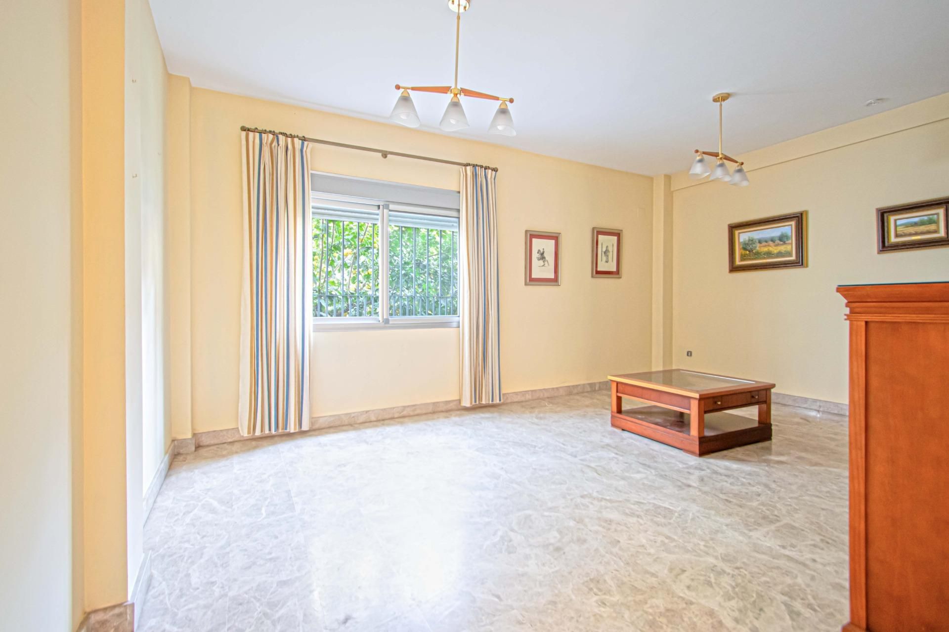 Bedroom of Single-family semi-detached for sale in  Sevilla Capital  with Air Conditioner and Private garden